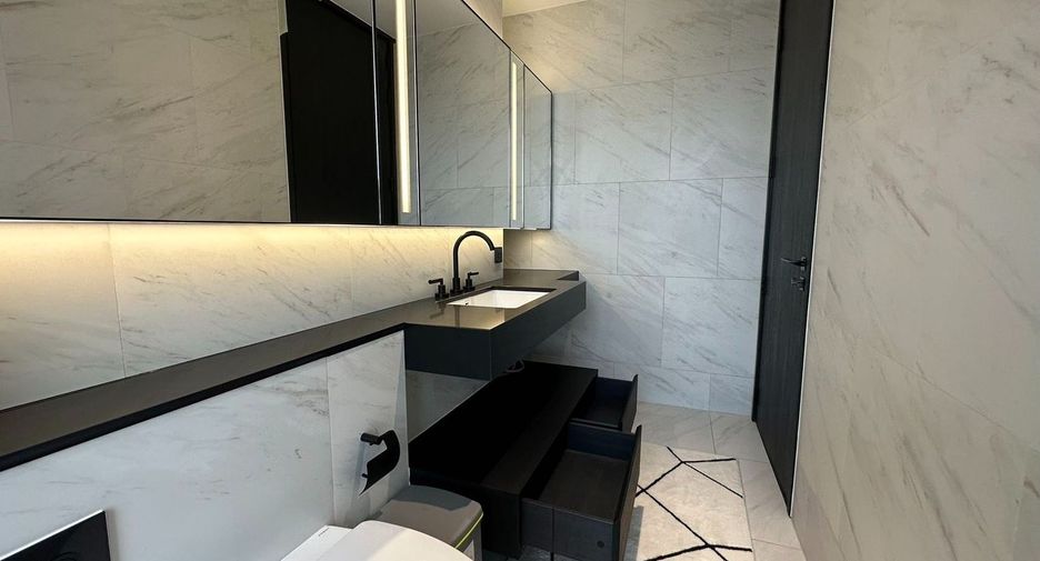 For rent 1 bed condo in Sathon, Bangkok