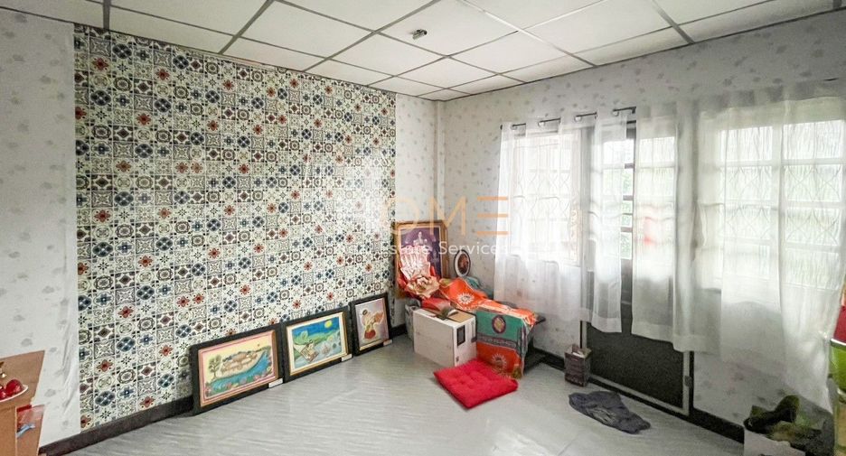 For sale 2 bedrooms townhouse in Bang Kapi, Bangkok