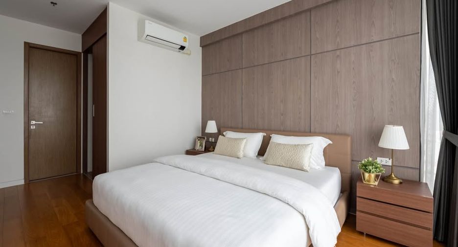 For rent 2 bedrooms condo in Thon Buri, Bangkok