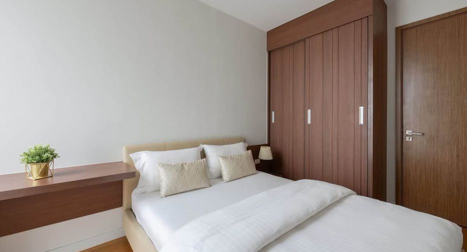 For rent 2 bedrooms condo in Thon Buri, Bangkok