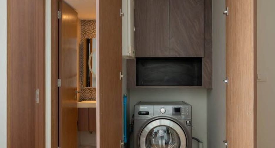 For rent 2 bedrooms condo in Thon Buri, Bangkok