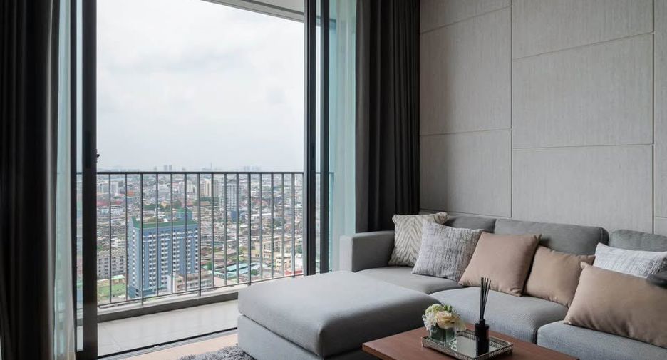 For rent 2 bedrooms condo in Thon Buri, Bangkok