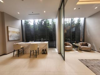 For sale 5 bedrooms condo in Khlong Toei, Bangkok