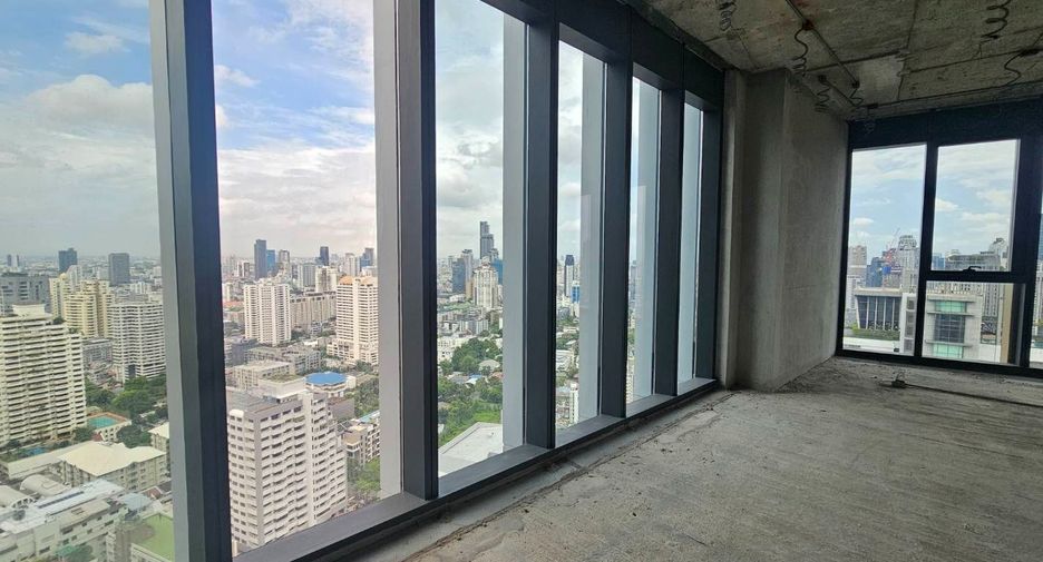 For sale 5 bedrooms condo in Khlong Toei, Bangkok