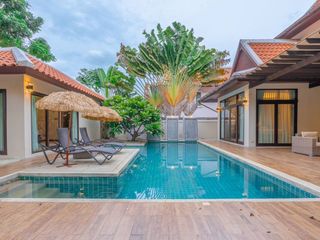 For rent 6 bed villa in Bang Lamung, Chonburi