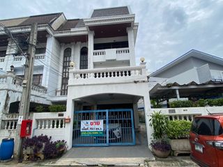 For sale 5 bedrooms townhouse in Bangkok Yai, Bangkok