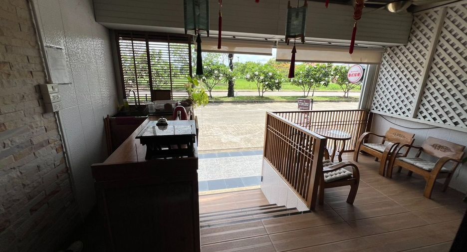À vendre 3 chambres maison de ville à Hang Dong, Chiang Mai