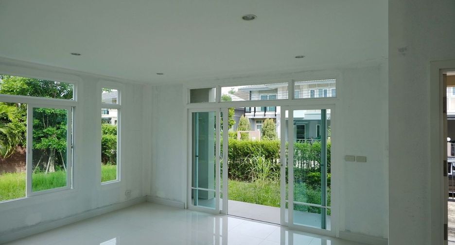 For sale 3 bedrooms house in Bang Khae, Bangkok