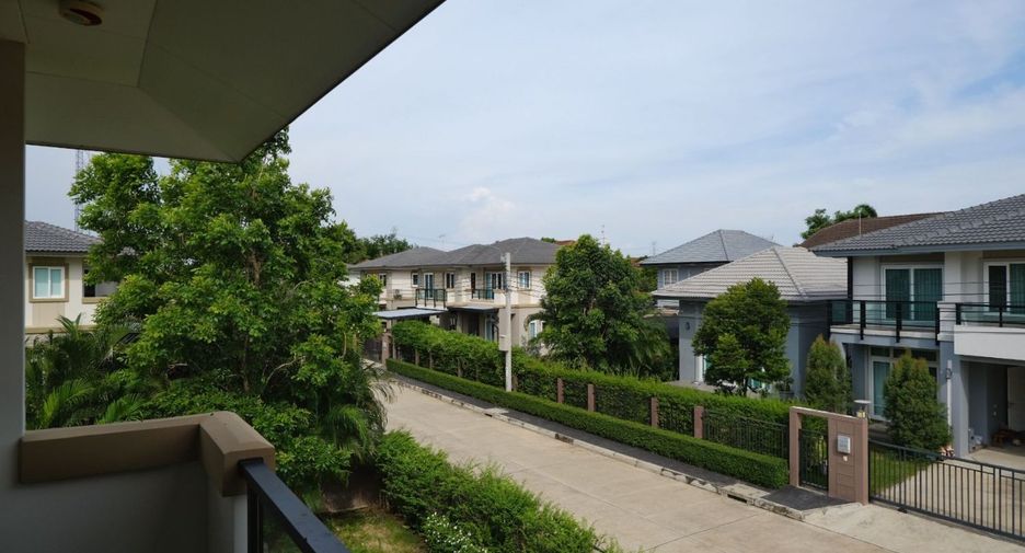 For sale 3 bedrooms house in Bang Khae, Bangkok