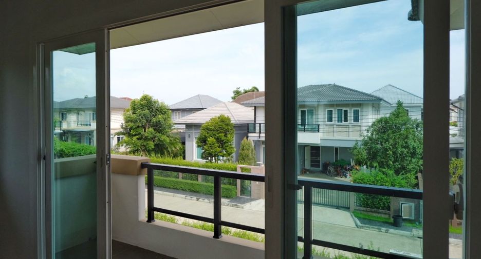 For sale 3 bedrooms house in Bang Khae, Bangkok