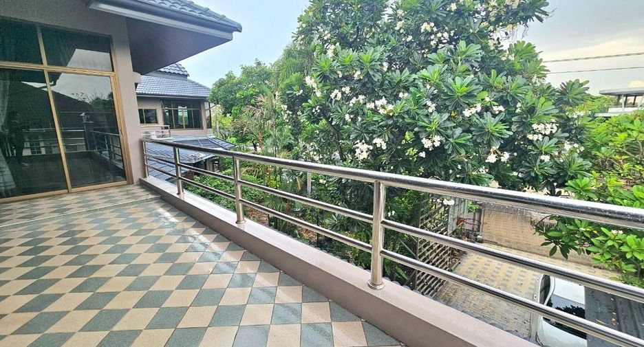 For sale 5 bedrooms house in Saphan Sung, Bangkok