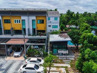 For sale 3 bedrooms townhouse in Lat Phrao, Bangkok