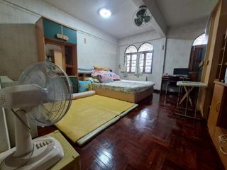 For sale 6 bed townhouse in Khlong Toei, Bangkok