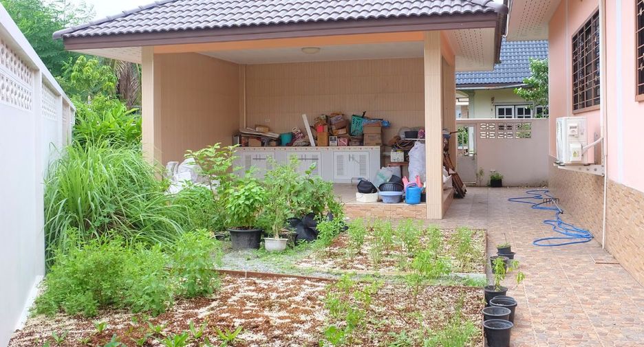 For sale 3 bedrooms house in Mueang Chon Buri, Chonburi