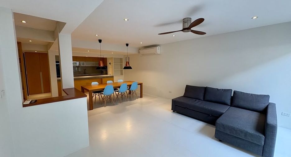 For sale 2 bedrooms townhouse in Watthana, Bangkok