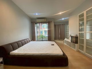For sale 3 bedrooms townhouse in Lak Si, Bangkok
