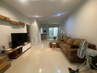 Casa adosada en venta de 3 habitaciones en Lak Si, Bangkok