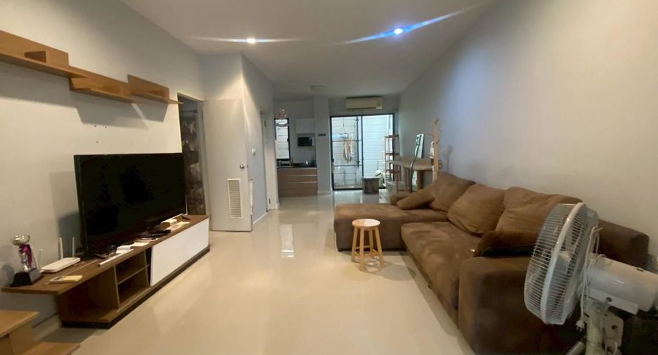 For sale 3 bedrooms townhouse in Lak Si, Bangkok