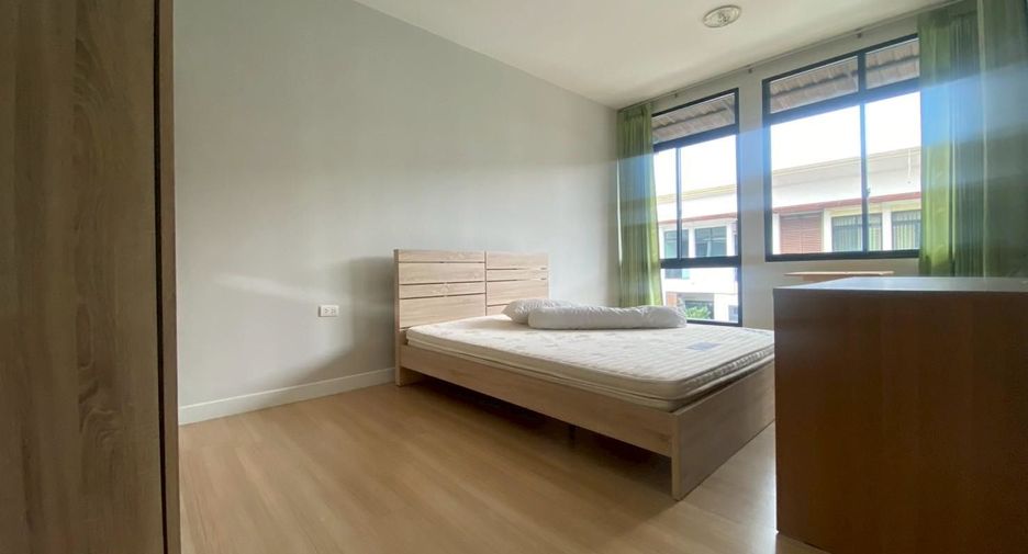 For sale 3 bedrooms townhouse in Lak Si, Bangkok