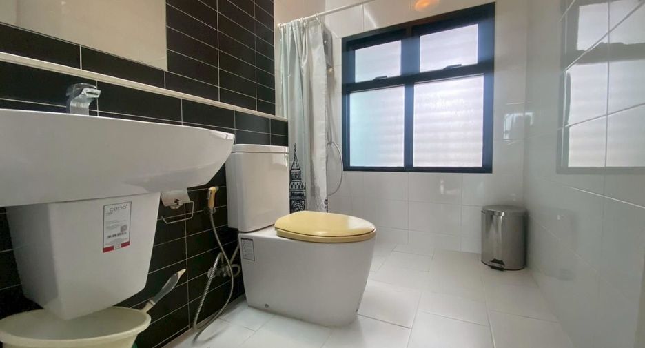 For sale 3 bedrooms townhouse in Lak Si, Bangkok