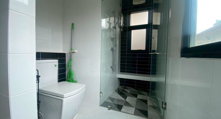 For sale 3 bedrooms townhouse in Lak Si, Bangkok