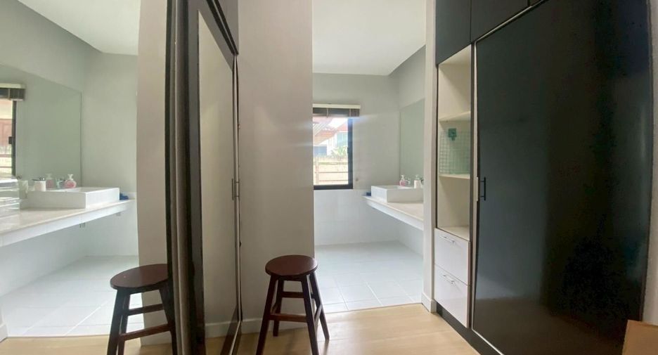For sale 3 bedrooms townhouse in Lak Si, Bangkok
