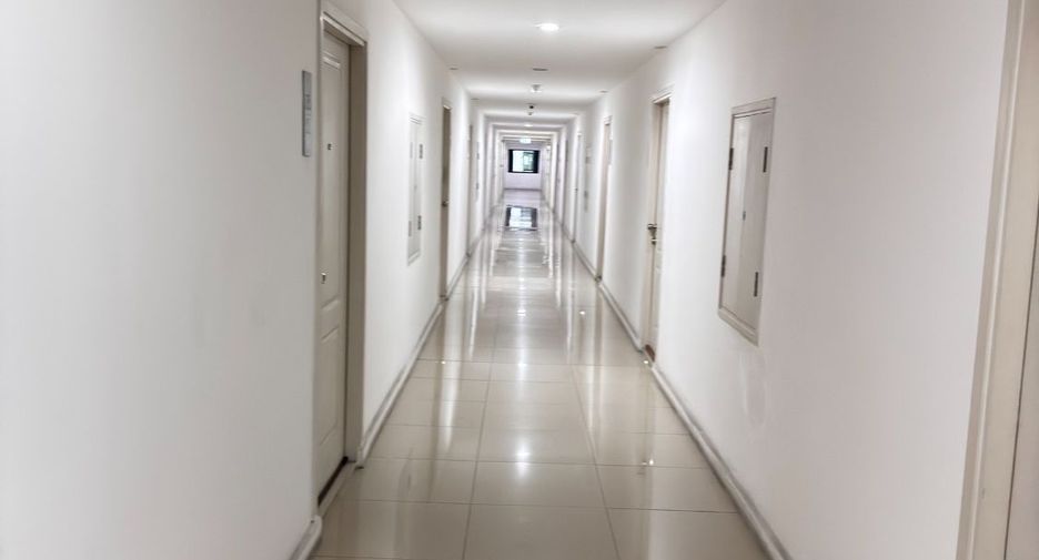 For sale 1 bed condo in Bang Na, Bangkok