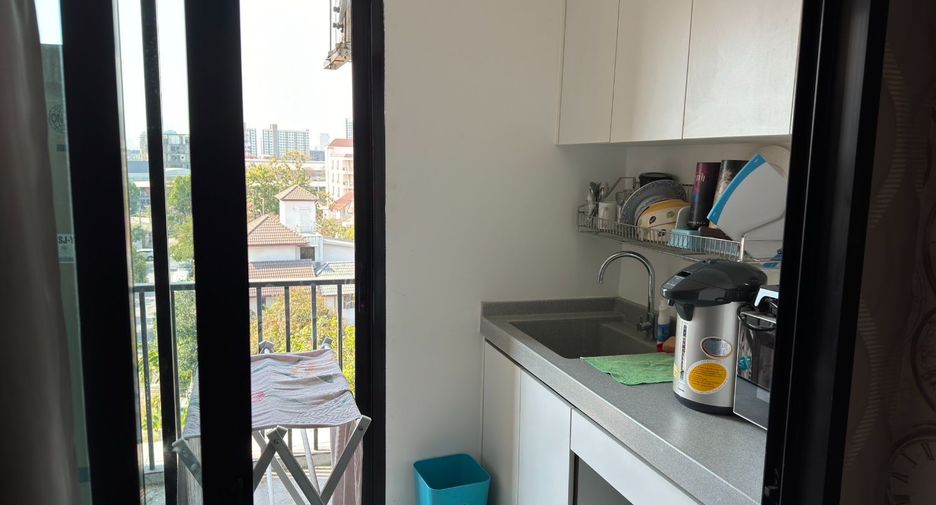 For sale 1 bed condo in Bang Na, Bangkok