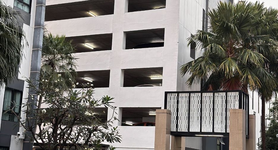 For sale 1 bed condo in Bang Na, Bangkok