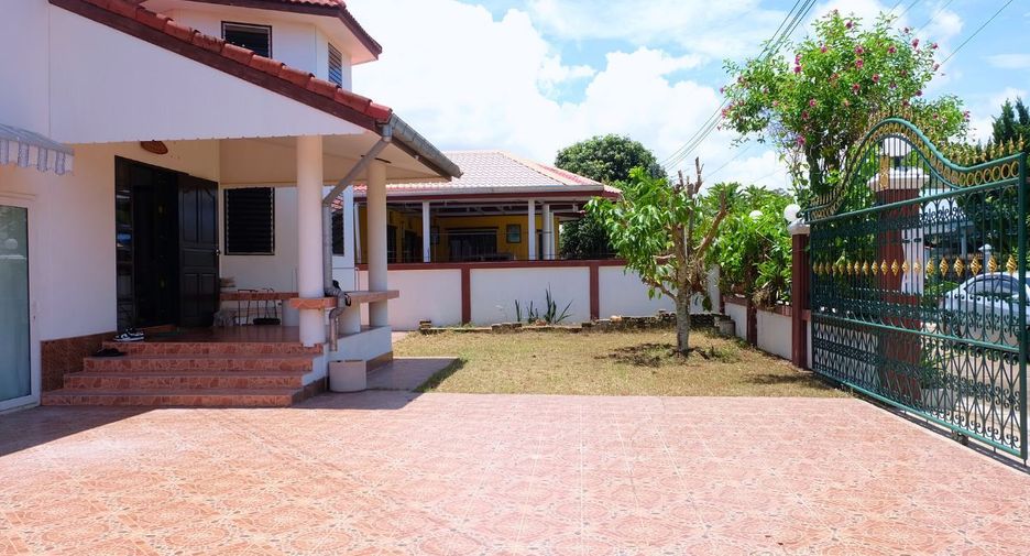 Haus zum Kauf mit 5 Zimmer in Sattahip, Pattaya