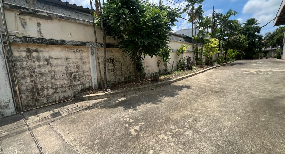For sale 3 bedrooms warehouse in Krathum Baen, Samut Sakhon