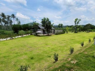 Terreno en venta en Si Racha, Chonburi