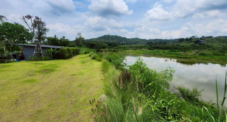 Terreno en venta en Si Racha, Chonburi
