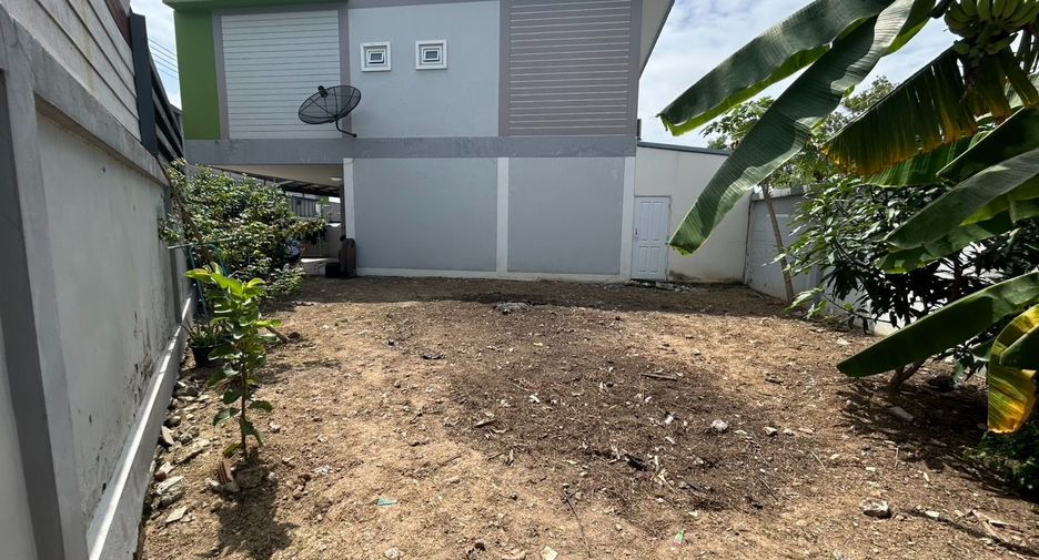 For sale 3 bedrooms townhouse in Si Racha, Chonburi