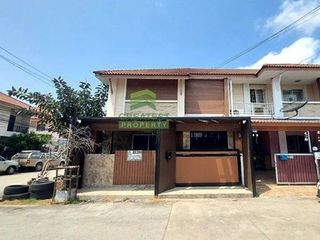 For sale 3 bed townhouse in Mueang Samut Sakhon, Samut Sakhon