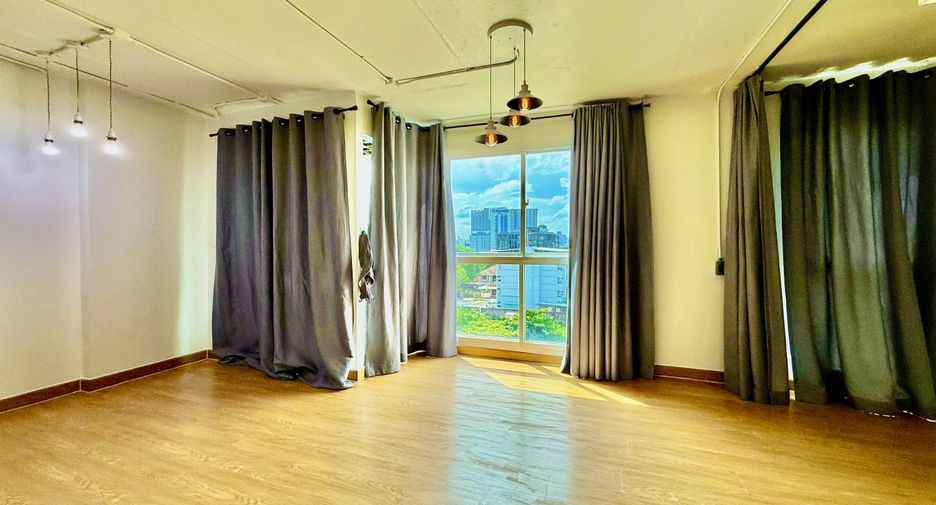 For sale 2 bedrooms condo in Phra Khanong, Bangkok