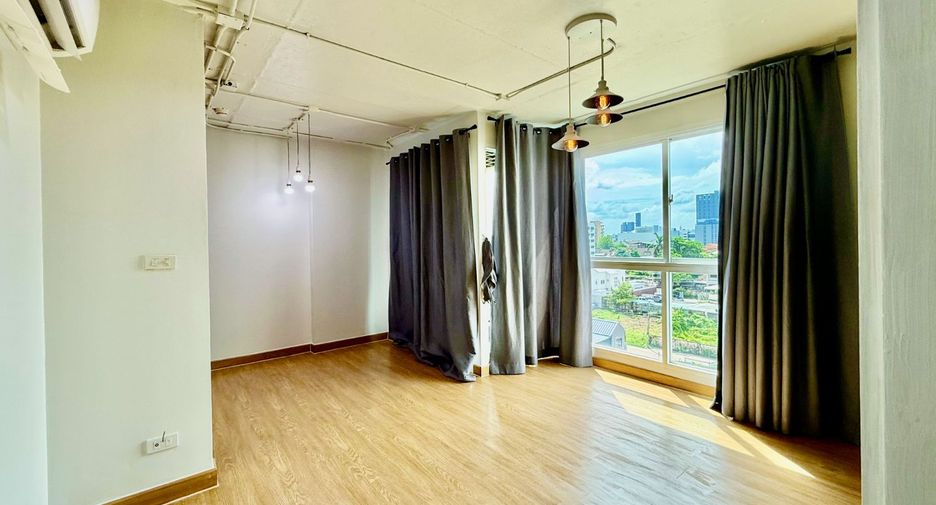 For sale 2 bedrooms condo in Phra Khanong, Bangkok