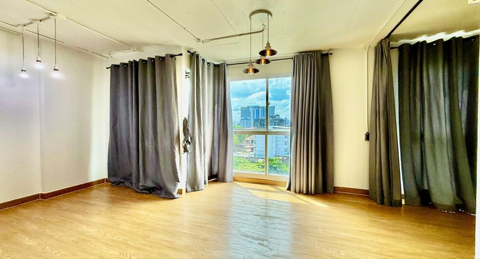 For sale 2 bedrooms condo in Phra Khanong, Bangkok