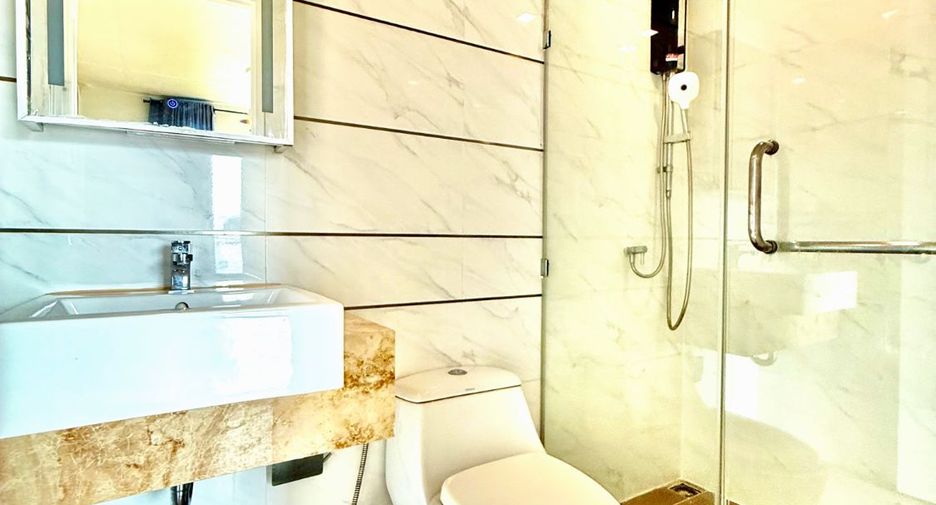For sale 2 bedrooms condo in Phra Khanong, Bangkok