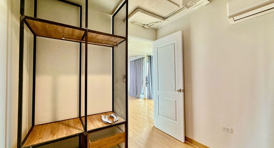 For sale 2 bedrooms condo in Phra Khanong, Bangkok