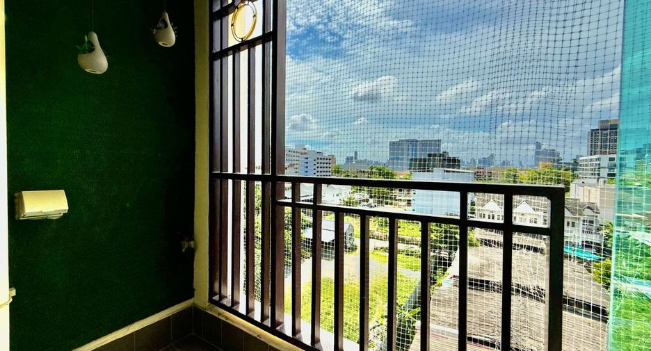 For sale 2 bedrooms condo in Phra Khanong, Bangkok