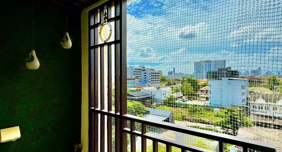 For sale 2 bedrooms condo in Phra Khanong, Bangkok
