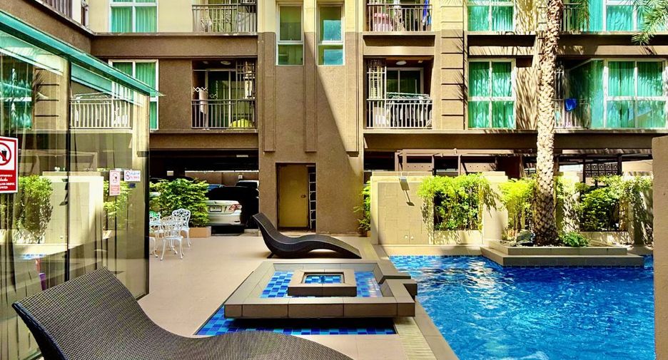 For sale 2 bedrooms condo in Phra Khanong, Bangkok