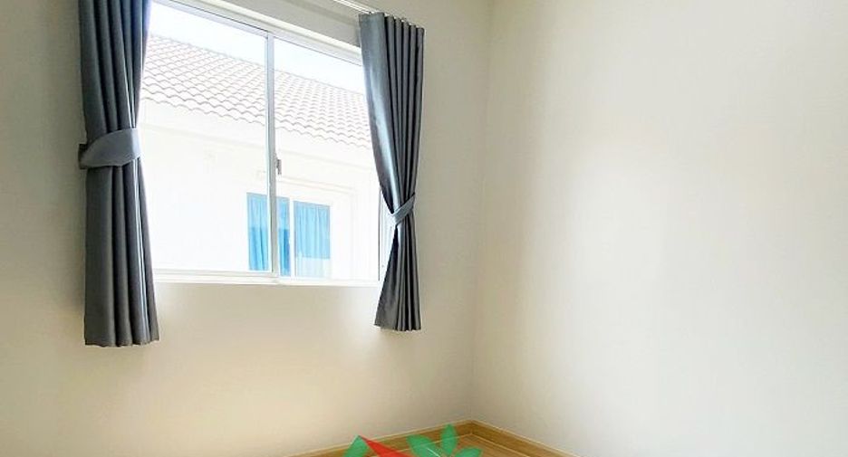 For sale 3 bed townhouse in Krathum Baen, Samut Sakhon