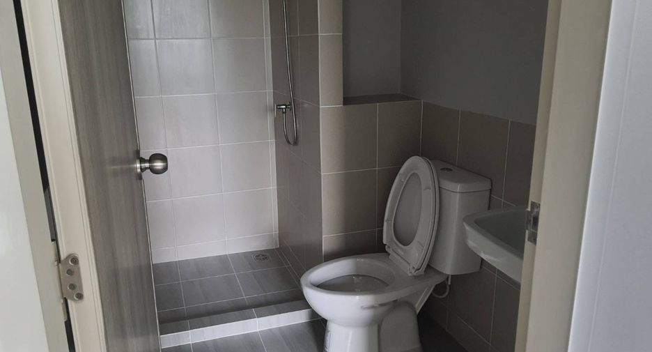 À louer et à vendre 1 chambre condo à Khlong Luang, Pathum Thani