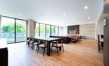 Condo en alquiler de 3 habitaciones en Suan Luang, Bangkok