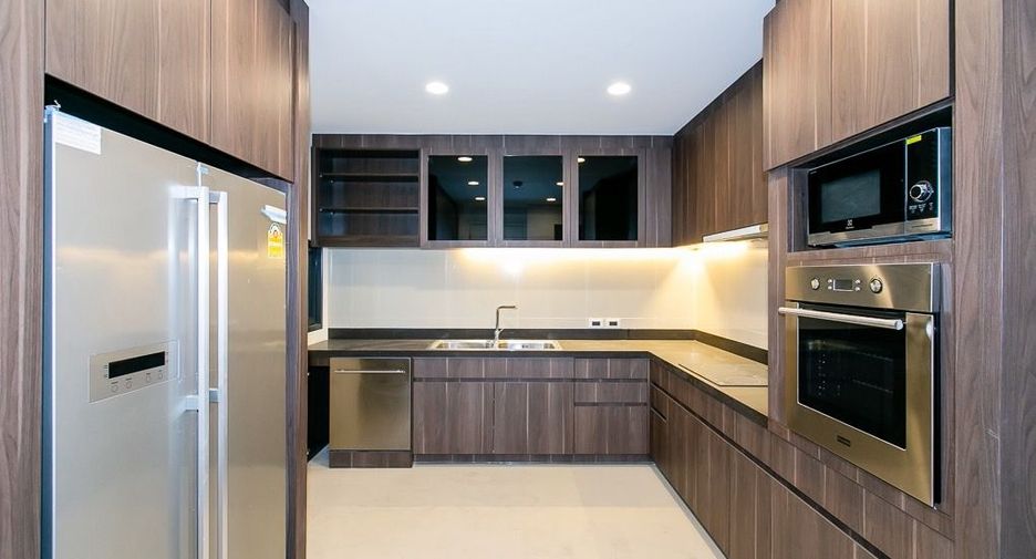 For rent 3 bedrooms condo in Suan Luang, Bangkok