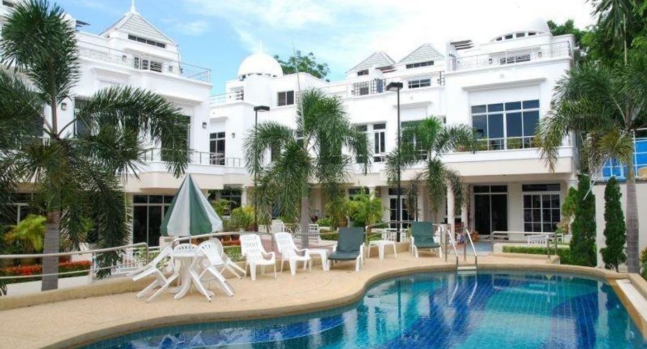 For sale 3 bedrooms townhouse in Bang Lamung, Chonburi