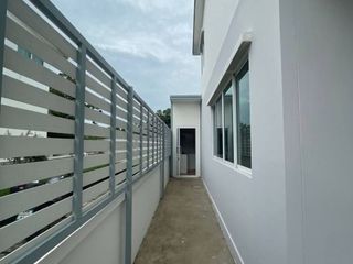 Reihenhaus zur Miete mit 4 Zimmer in Prawet, Bangkok