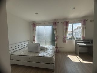 Reihenhaus zur Miete mit 4 Zimmer in Prawet, Bangkok
